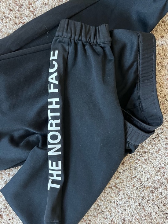 The North Face Boys Black Kids Jogger Sweatpants with Leg Logo - Picture 5 of 5